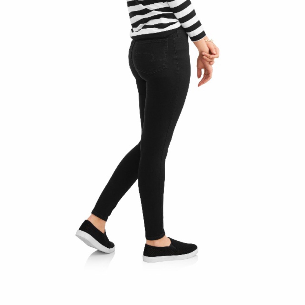 NWT Time and Tru Woman’s Core Skinny Jeans - Picture 2 of 5